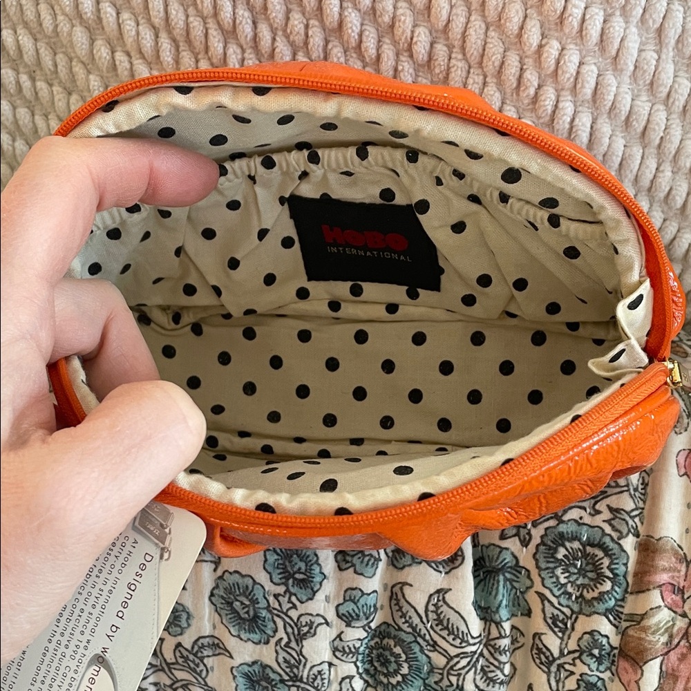 NWT $65 HOBO International Vibrant Patent Orange Clutch Makeup Accessories - Picture 11 of 16